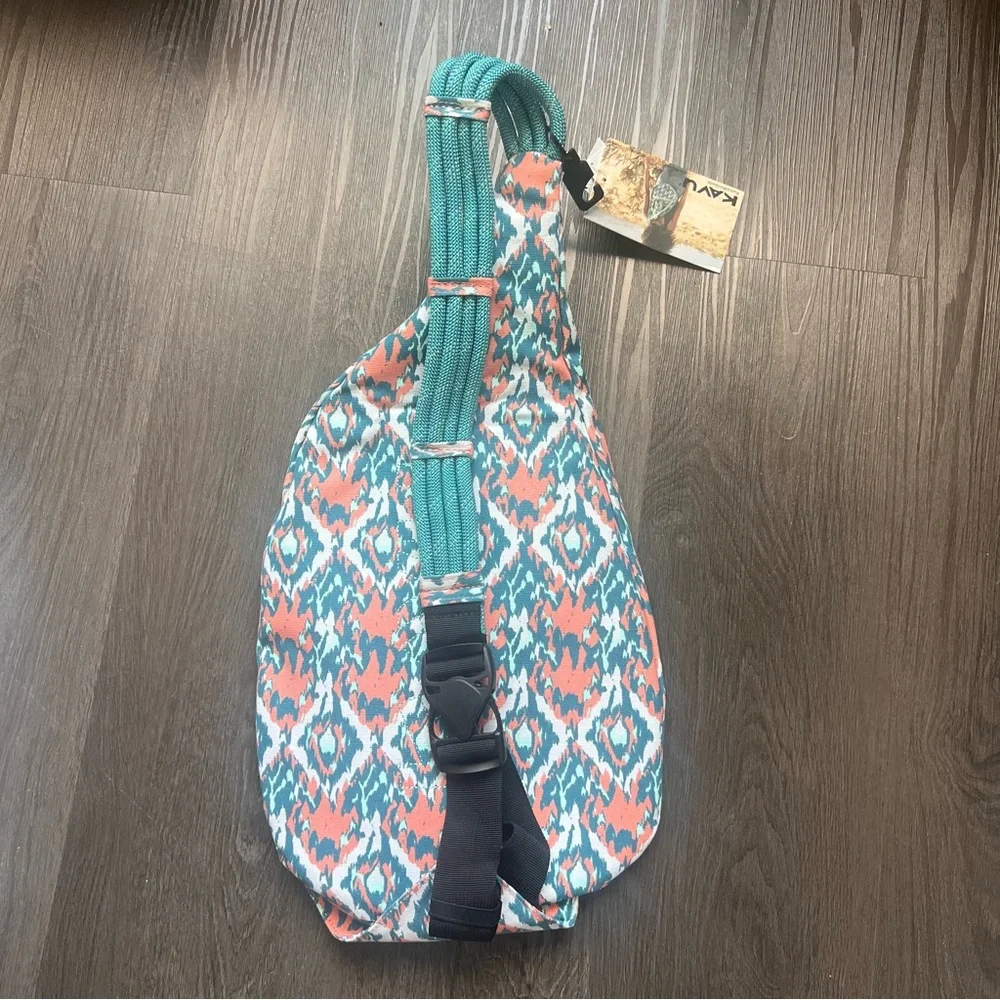 NWT Kavu Beach Paint Rope Sling Bag Backpack - Picture 2 of 2